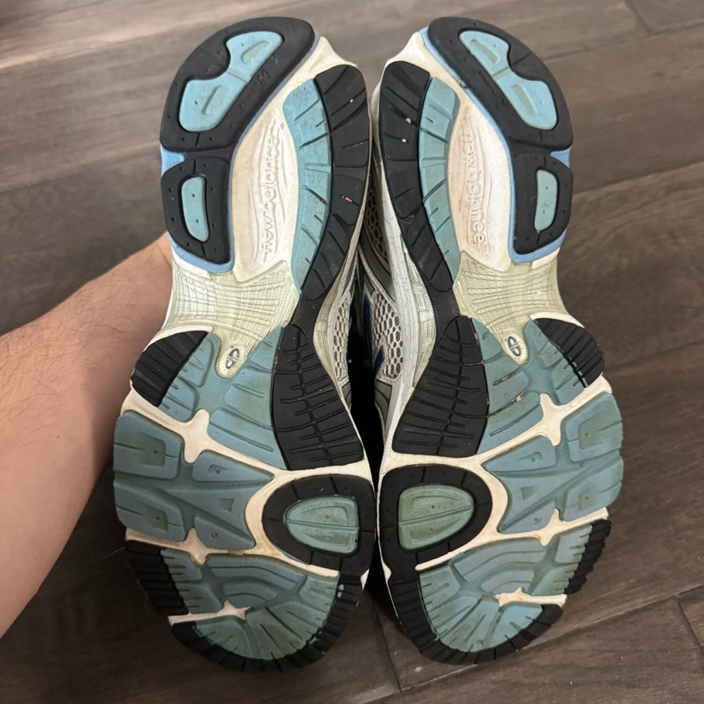 New Balance 860 Light Gray and Sky Blue Running Shoes - Picture 4 of 7